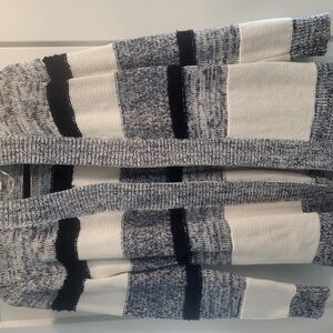 Loft Women's Blue and White Sweater